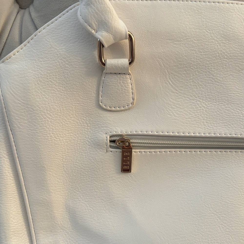 Elle White Quilted Shoulder Bag - Picture 4 of 6